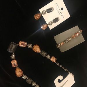 #96 NWT Jewelry Set Gold Rose/Smoke Grey Stones